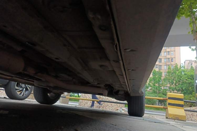 Used Dongfeng Fengon 580 2017 1.5T CVT Smart Style Model Chassis Front Left