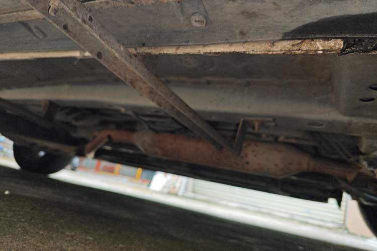 Used Dongfeng Fengon 580 2017 1.5T CVT Smart Style Model Chassis Front Right