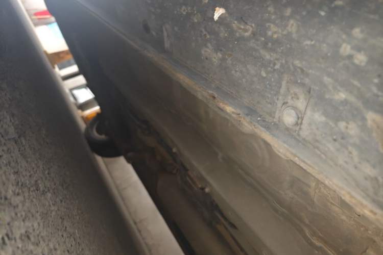 Used Dongfeng Fengon 580 2017 1.5T CVT Comfort Model Chassis Front Right