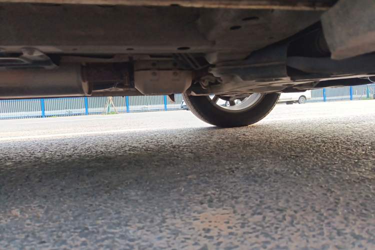 Used Dongfeng Fengon 580 2017 1.8L Manual Comfort Model Chassis Front Right