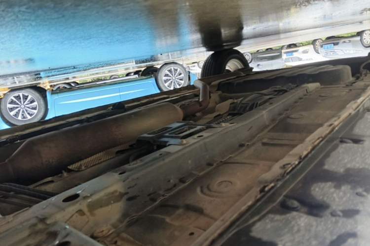 Used Dongfeng Fengon 580 2017 1.5T CVT Comfort Model Chassis Front Right