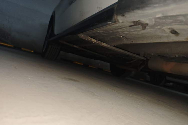 Used Dongfeng Fengon 580 2017 1.8L Manual Comfort Model Chassis Front Right