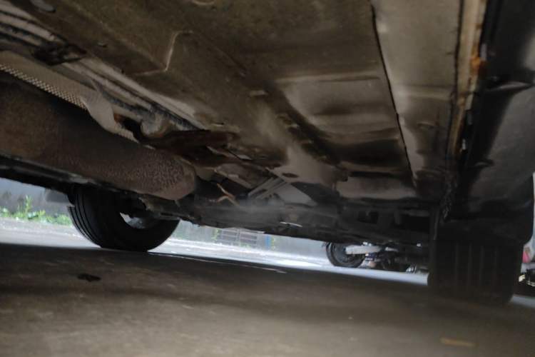 Used Dongfeng Fengon 580 2017 1.5T CVT Smart Style Model Chassis Front Right