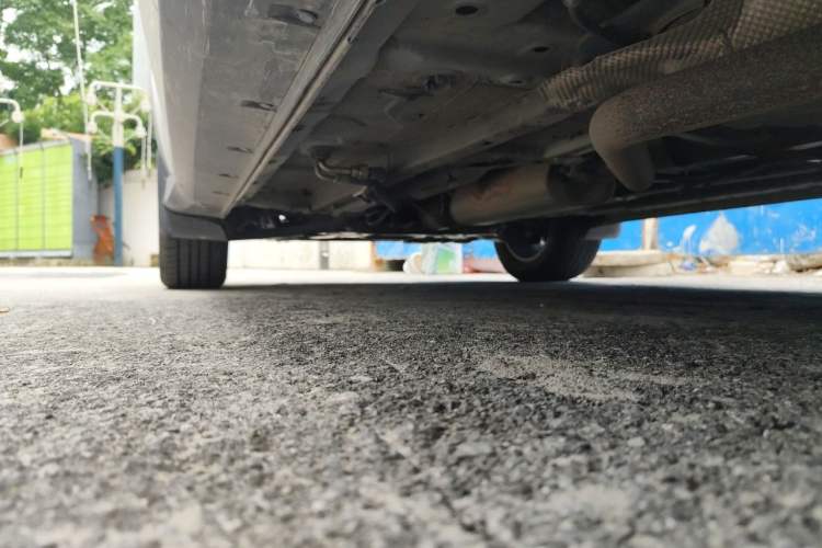 Used Dongfeng Fengon 580 2017 1.8L Manual Comfort Model Chassis Rear Left