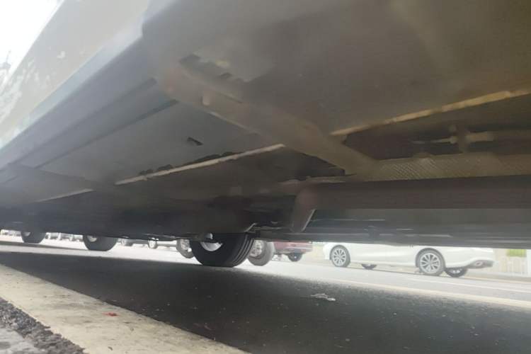 Used Dongfeng Fengon 580 2017 1.5T CVT Smart Style Model Chassis Rear Left