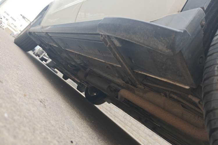 Used Dongfeng Fengon 580 2017 1.8L Manual Comfort Model Chassis Rear Left