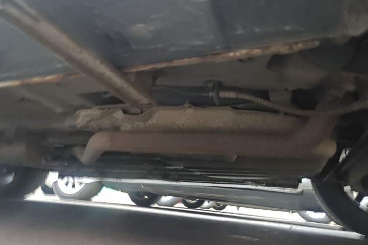 Used Dongfeng Fengon 580 2017 1.5T Manual Luxury Model Chassis Rear Left