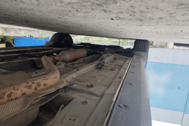 Used Dongfeng Fengon 580 2017 1.5T CVT Comfort Model Chassis Rear Left