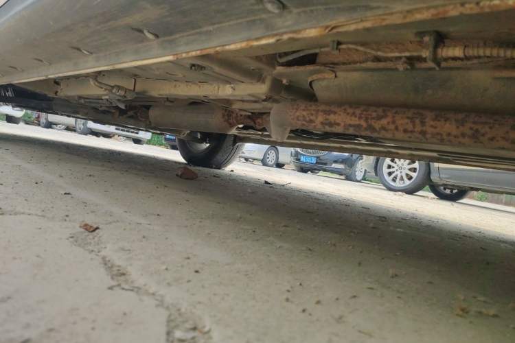 Used Dongfeng Fengon 580 2017 1.5T Manual Luxury Model Chassis Rear Left