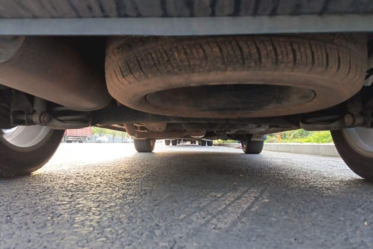 Used Dongfeng Fengon 580 2017 1.8L Manual Comfort Model Chassis Rear