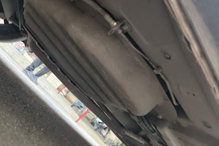 Used Dongfeng Fengon 580 2017 1.5T Manual Luxury Model Chassis Rear Right