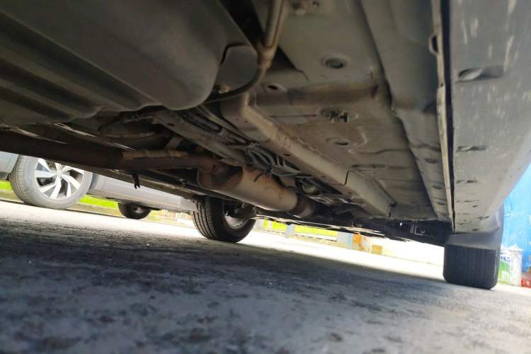 Used Dongfeng Fengon 580 2017 1.8L Manual Comfort Model Chassis Rear Right