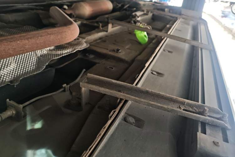 Used Dongfeng Fengon 580 2017 1.5T CVT Luxury Model Chassis Rear Right