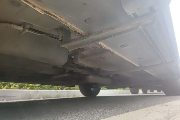 Used Dongfeng Fengon 580 2017 1.5T CVT Smart Style Model Chassis Rear Right