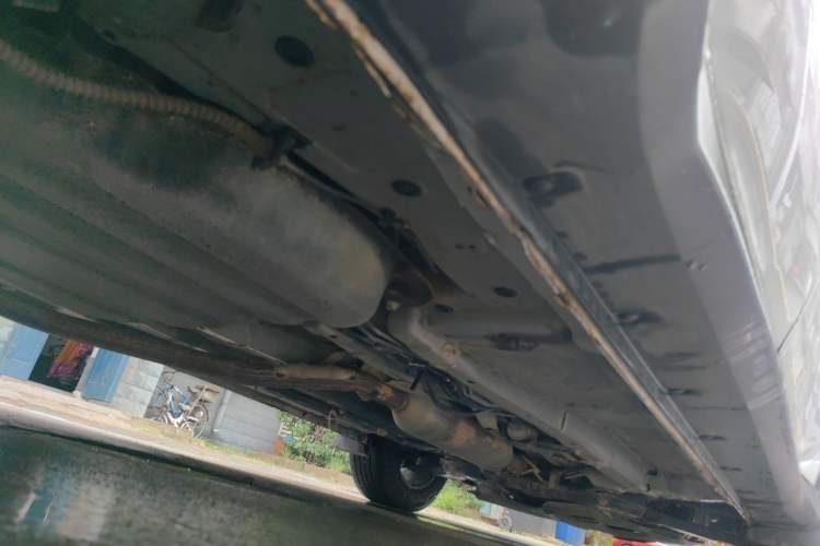 Used Dongfeng Fengon 580 2017 1.5T CVT Luxury Model Chassis Rear Right