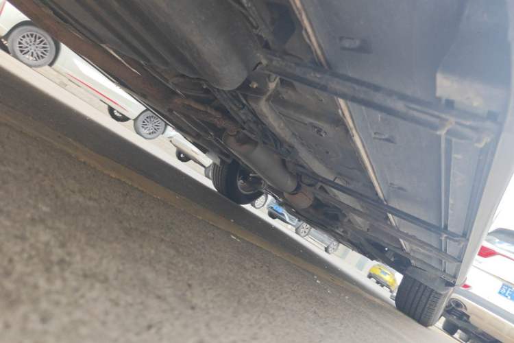 Used Dongfeng Fengon 580 2017 1.8L Manual Comfort Model Chassis Rear Right