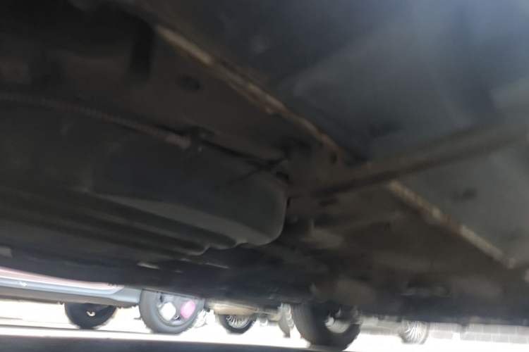 Used Dongfeng Fengon 580 2017 1.5T Manual Luxury Model Chassis Rear Right