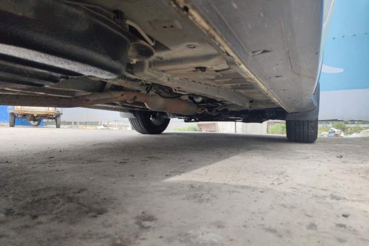 Used Dongfeng Fengon 580 2017 1.5T CVT Comfort Model Chassis Rear Right