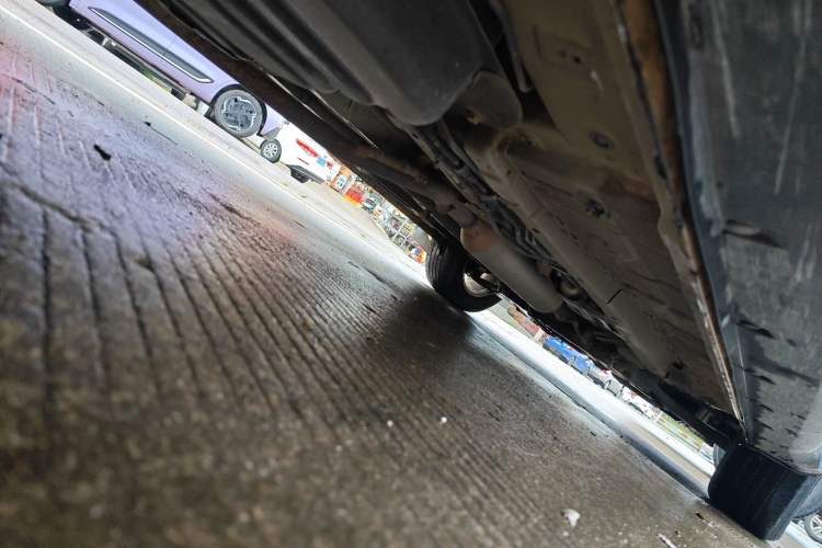 Used Dongfeng Fengon 580 2017 1.5T CVT Comfort Model Chassis Rear Right