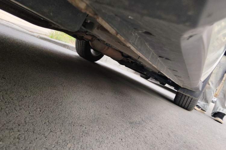 Used Dongfeng Fengon 580 2017 1.5T CVT Comfort Model Chassis Rear Right