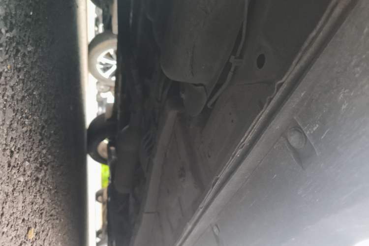 Used Dongfeng Fengon 580 2017 1.5T CVT Comfort Model Chassis Rear Right