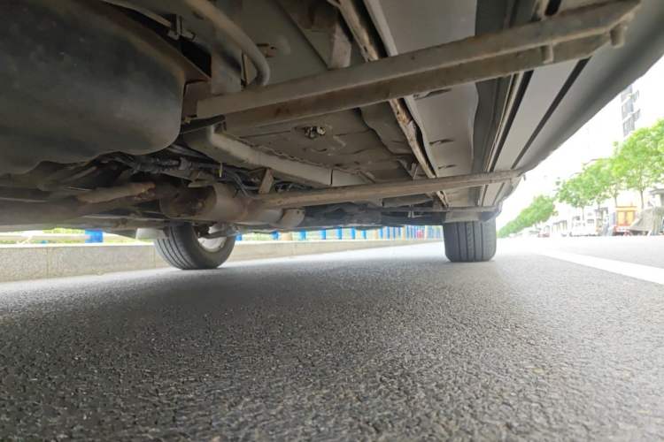 Used Dongfeng Fengon 580 2017 1.8L Manual Comfort Model Chassis Rear Right