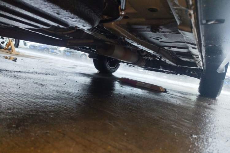 Used Dongfeng Fengon 580 2017 1.8L Manual Comfort Model Chassis Rear Right