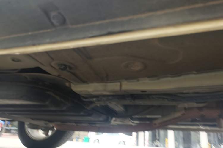 Used Dongfeng Fengon 580 2017 1.8L Manual Comfort Model Chassis Rear Right