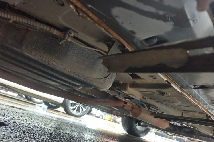 Used Dongfeng Fengon 580 2017 1.5T CVT Smart Style Model Chassis Rear Right