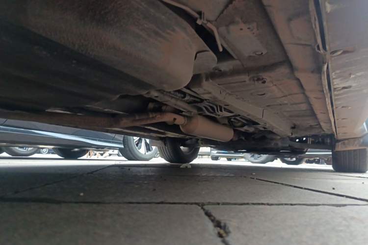 Used Dongfeng Fengon 580 2017 1.5T CVT Smart Style Model Chassis Rear Right