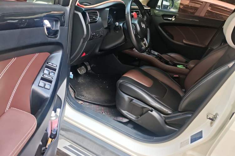 Used Dongfeng Fengon 580 2017 1.5T CVT Luxury Model Driver Seat