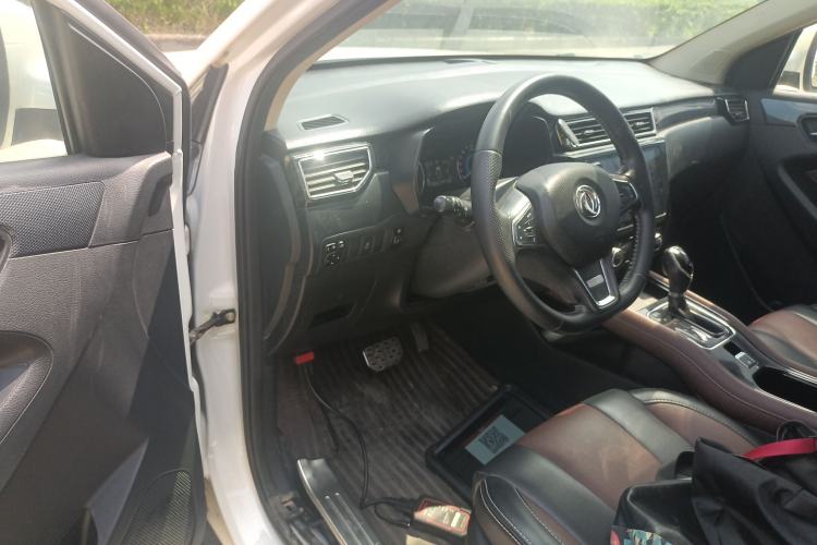 Used Dongfeng Fengon 580 2017 Revised Version 1.5T CVT Luxury Edition Driver Seat