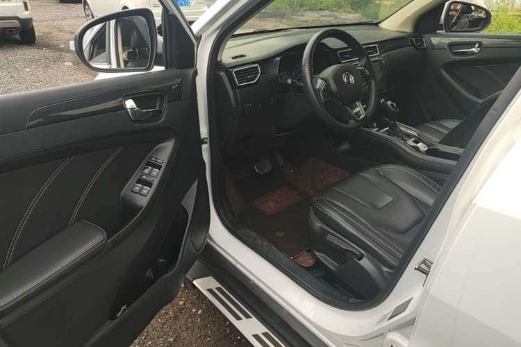 Used Dongfeng Fengon 580 2017 1.5T CVT Luxury Model Driver Seat