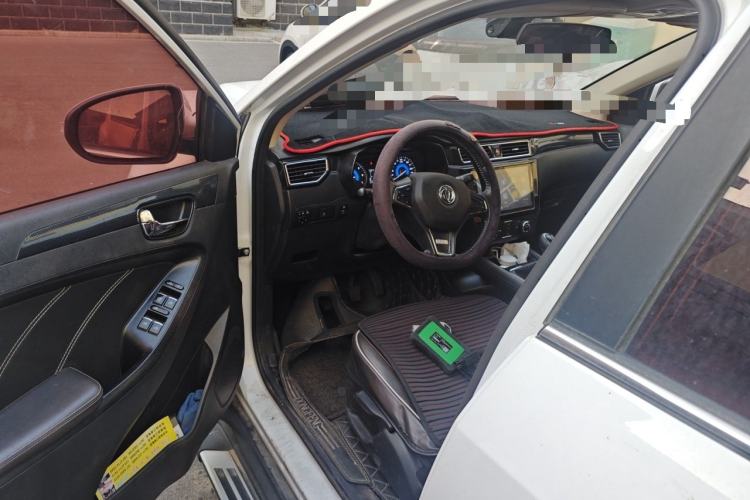 Used Dongfeng Fengon 580 2017 1.5T Manual Luxury Model Driver Seat