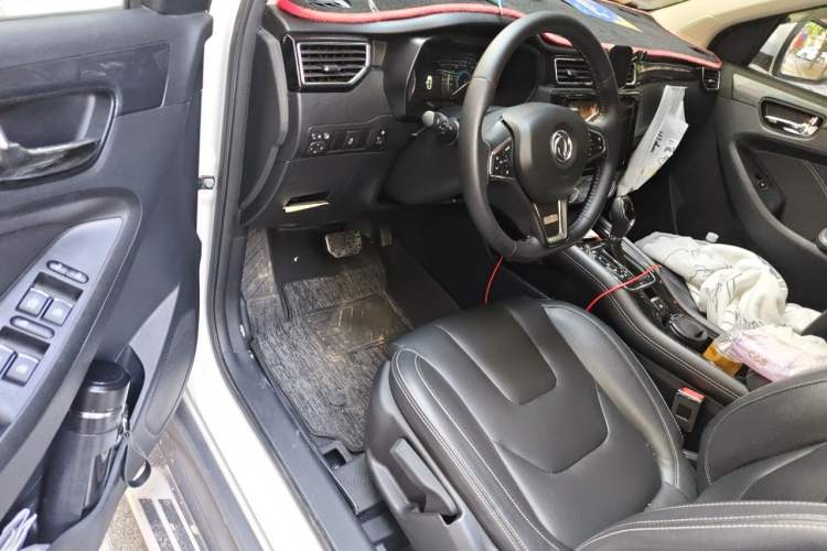 Used Dongfeng Fengon 580 2017 Revised Version 1.5T CVT Luxury Edition Driver Seat
