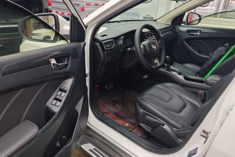 Used Dongfeng Fengon 580 2017 Revised Version 1.5T CVT Luxury Edition Driver Seat