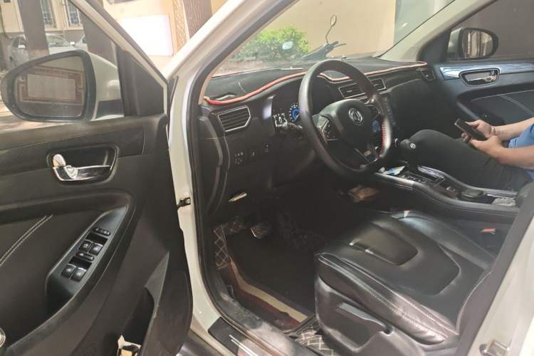 Used Dongfeng Fengon 580 2017 1.5T CVT Luxury Model Driver Seat