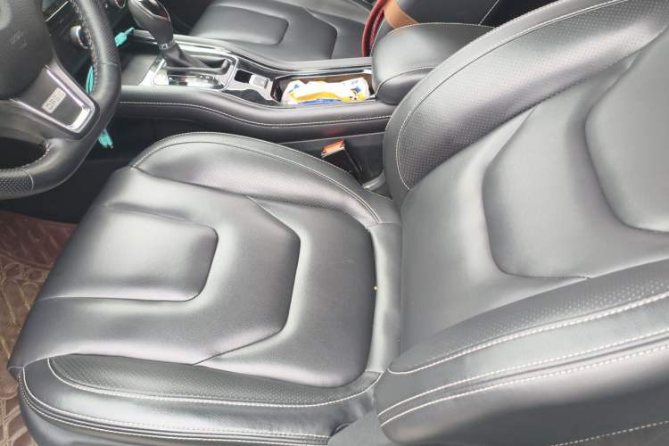 Used Dongfeng Fengon 580 2017 Revised Version 1.5T CVT Luxury Edition Driver Seat