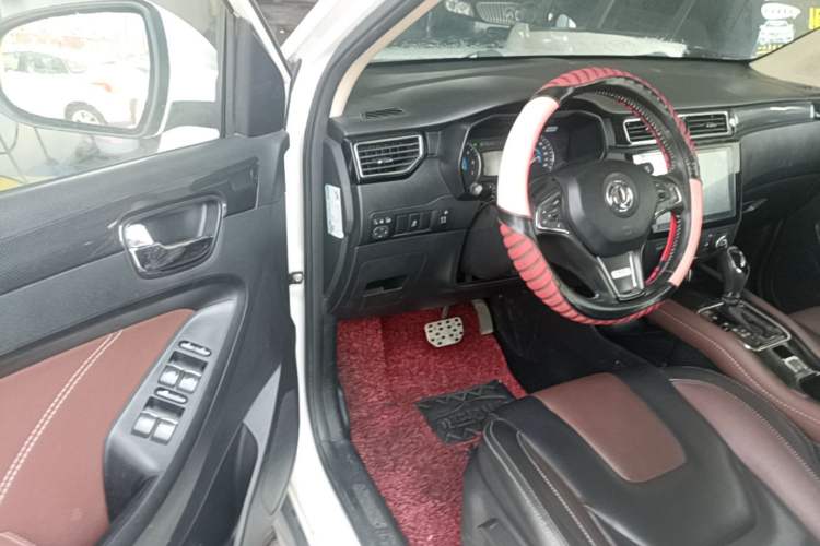 Used Dongfeng Fengon 580 2017 1.5T CVT Luxury Model Driver Seat