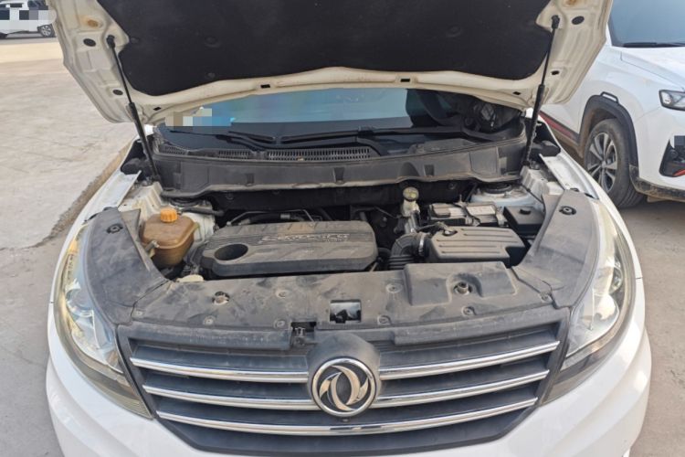 Used Dongfeng Fengon 580 2017 1.5T Manual Luxury Model Engine Bay