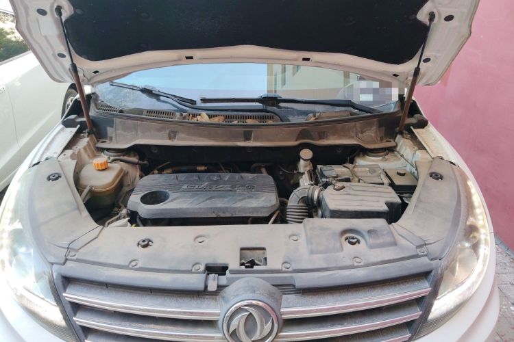 Used Dongfeng Fengon 580 2017 1.5T Manual Luxury Model Engine Bay