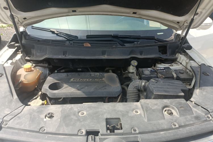 Used Dongfeng Fengon 580 2017 Revised Version 1.5T CVT Luxury Edition Engine Bay