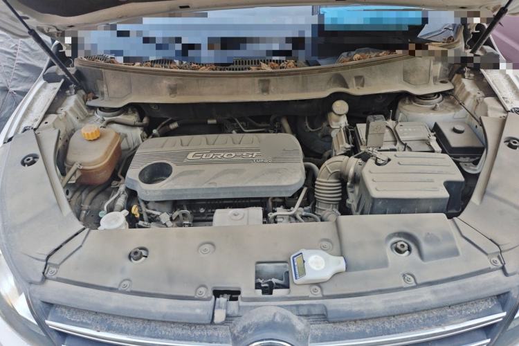 Used Dongfeng Fengon 580 2017 1.5T Manual Luxury Model Engine Bay