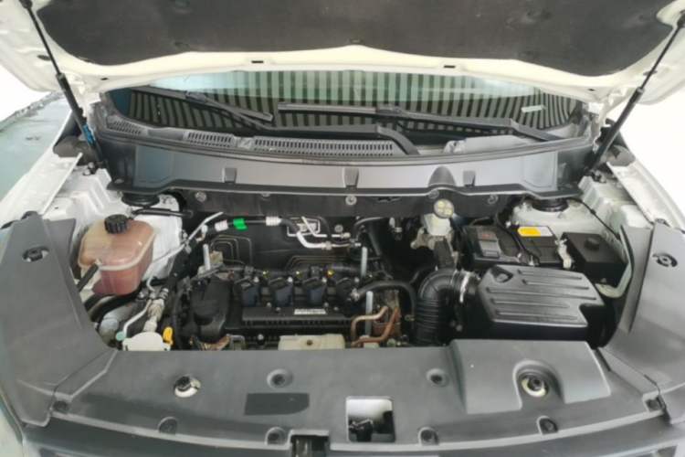 Used Dongfeng Fengon 580 2017 1.5T CVT Luxury Model Engine Bay