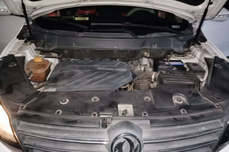 Used Dongfeng Fengon 580 2017 1.5T CVT Luxury Model Engine Bay