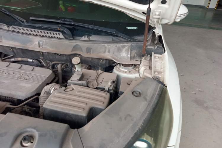 Used Dongfeng Fengon 580 2017 1.5T CVT Smart Style Model Engine Bay Left