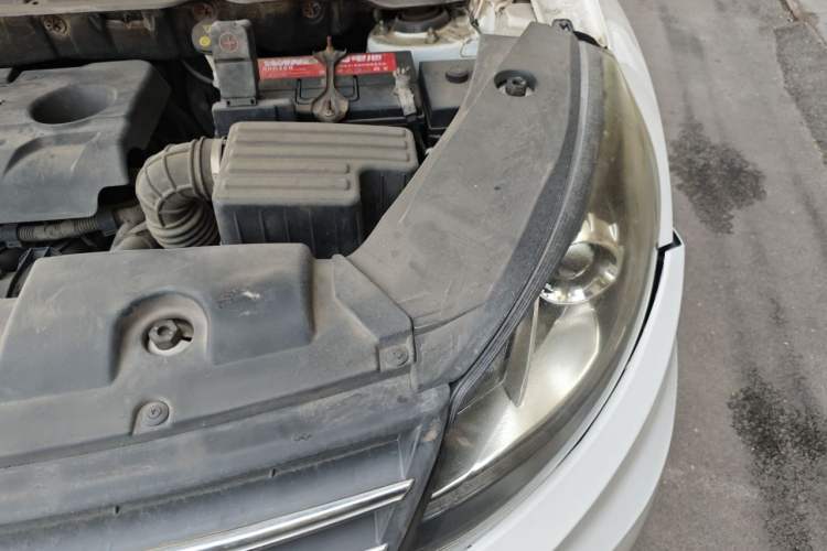 Used Dongfeng Fengon 580 2017 1.8L Manual Comfort Model Engine Bay Left