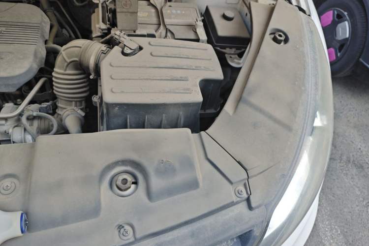 Used Dongfeng Fengon 580 2017 1.5T Manual Luxury Model Engine Bay Left