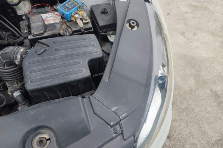 Used Dongfeng Fengon 580 2017 1.5T CVT Comfort Model Engine Bay Left