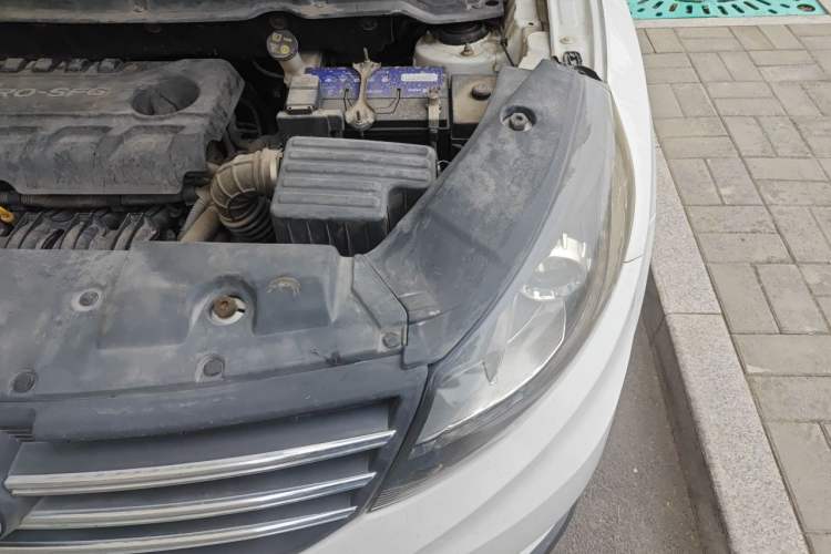 Used Dongfeng Fengon 580 2017 1.8L Manual Comfort Model Engine Bay Left